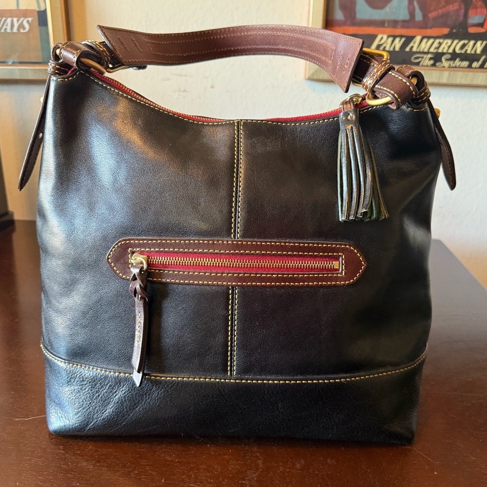 Dooney & Bourke Classic Black Shoulder Bag - Picture 5 of 15